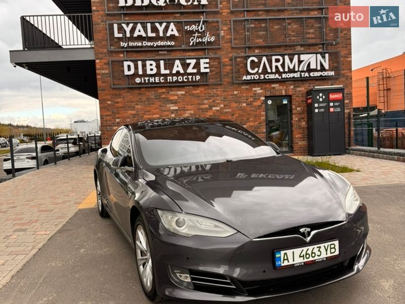 Ліфтбек Tesla Model S 2015 в Києві