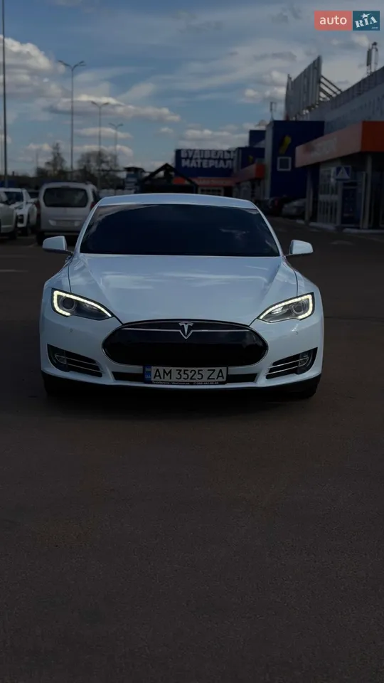 2015 Tesla Model S - мініатюра 31