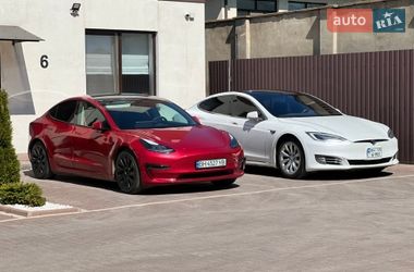 Ліфтбек Tesla Model S 2017 в Одесі