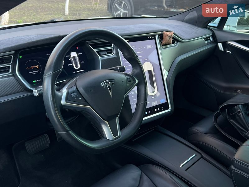 Ліфтбек Tesla Model S 2017 в Одесі