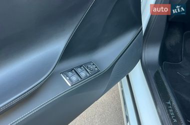 Ліфтбек Tesla Model S 2017 в Одесі