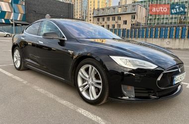 Лифтбек Tesla Model S 2014 в Киеве