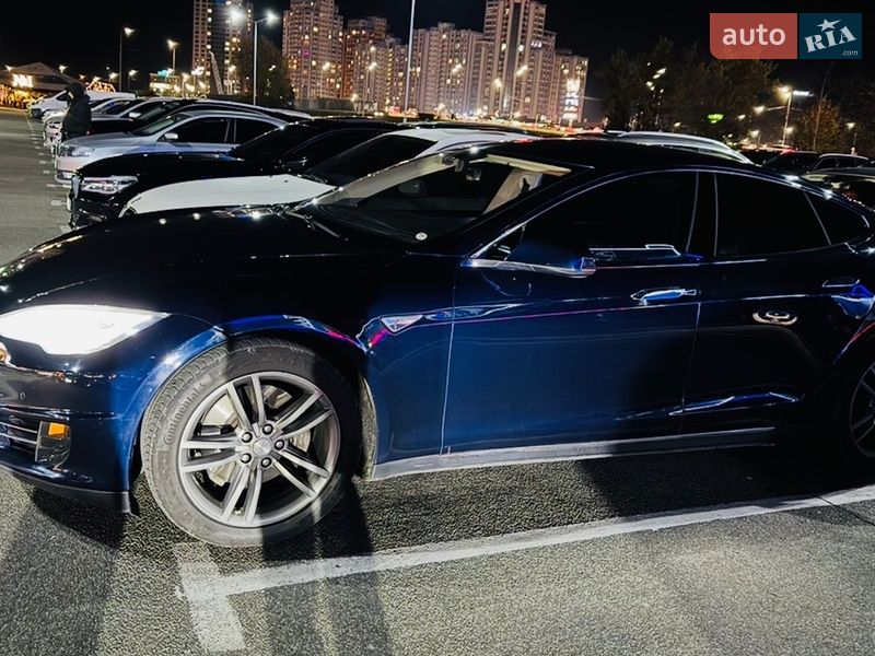 Ліфтбек Tesla Model S 2014 в Києві