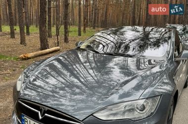 Ліфтбек Tesla Model S 2013 в Полтаві