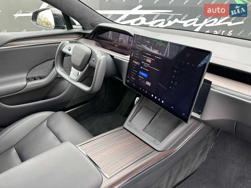 Лифтбек Tesla Model S 2023 в Киеве