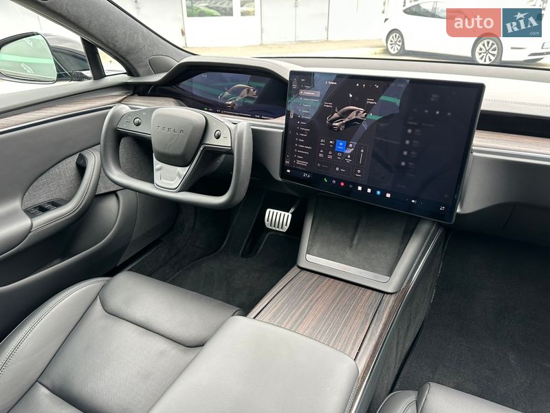 Лифтбек Tesla Model S 2023 в Киеве