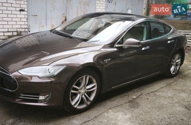 Ліфтбек Tesla Model S 2013 в Києві