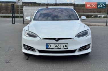Лифтбек Tesla Model S 2016 в Буче