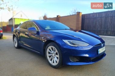 Лифтбек Tesla Model S 2017 в Киеве
