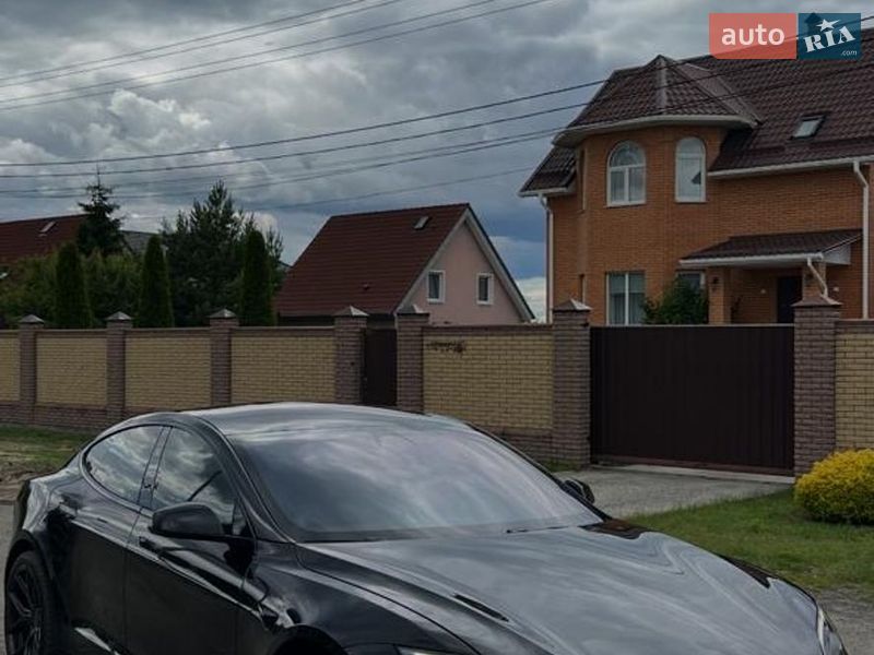 Лифтбек Tesla Model S 2023 в Киеве
