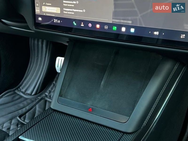 Лифтбек Tesla Model S 2023 в Киеве
