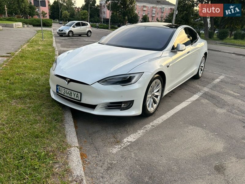 Tesla Model S 2017