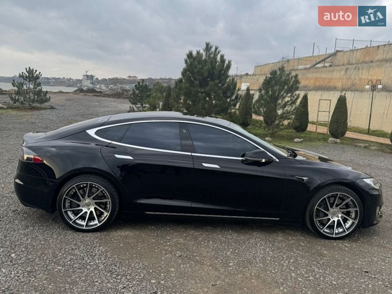 Ліфтбек Tesla Model S 2018 в Одесі