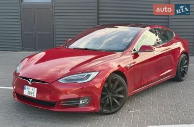 Лифтбек Tesla Model S 2018 в Киеве