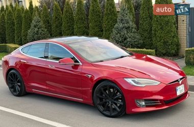 Лифтбек Tesla Model S 2018 в Киеве