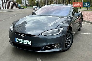 Ліфтбек Tesla Model S 2017 в Києві