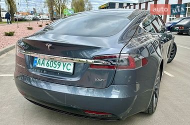 Ліфтбек Tesla Model S 2017 в Києві