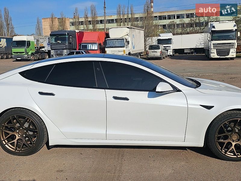 Лифтбек Tesla Model S 2022 в Чернигове фото 11 Лифтбек Tesla Model S 2022 в Чернигове