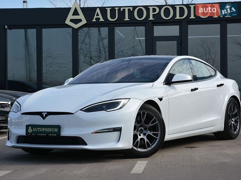 Лифтбек Tesla Model S 2022 в Киеве