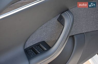 Лифтбек Tesla Model S 2022 в Киеве