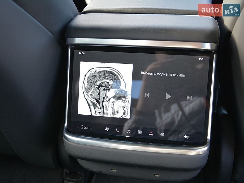 Лифтбек Tesla Model S 2022 в Киеве