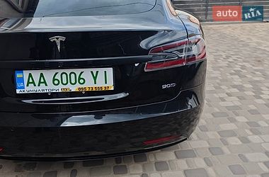 Лифтбек Tesla Model S 2016 в Киеве