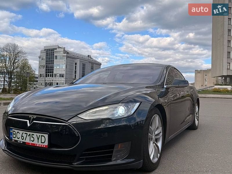 Лифтбек Tesla Model S 2012 в Львове