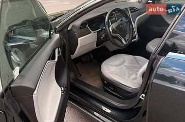 Лифтбек Tesla Model S 2012 в Львове