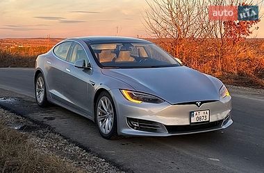 Ліфтбек Tesla Model S 2016 в Івано-Франківську