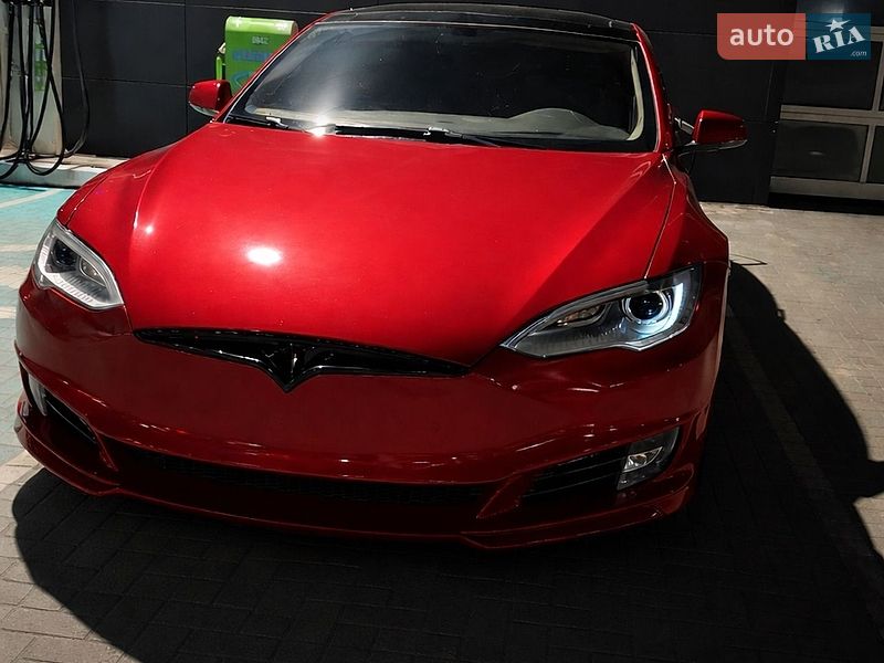 Tesla Model S 2013