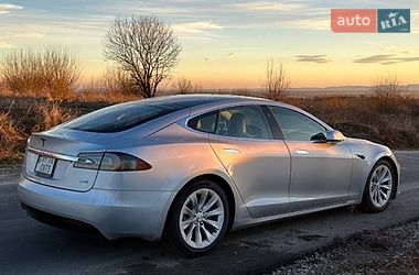 Лифтбек Tesla Model S 2016 в Ивано-Франковске