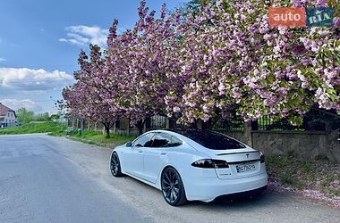 Лифтбек Tesla Model S 2015 в Мукачево
