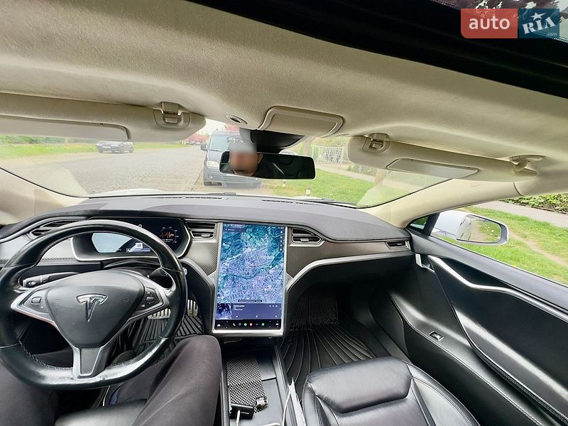 Лифтбек Tesla Model S 2015 в Мукачево