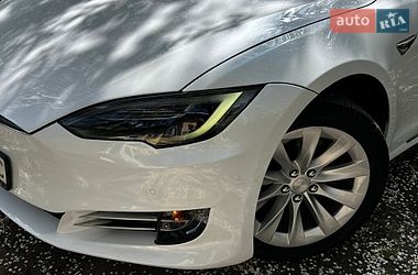 Лифтбек Tesla Model S 2018 в Львове