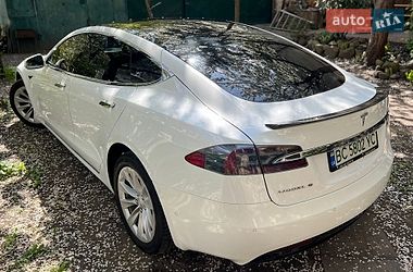 Лифтбек Tesla Model S 2018 в Львове