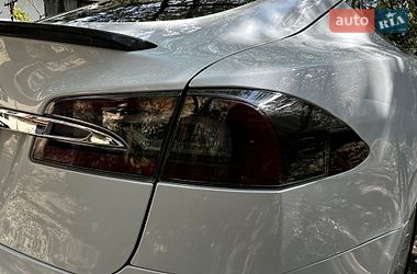 Лифтбек Tesla Model S 2018 в Львове