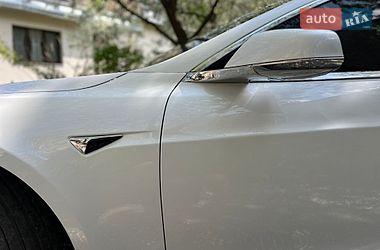 Лифтбек Tesla Model S 2018 в Львове