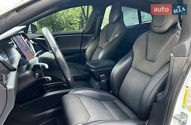 Лифтбек Tesla Model S 2018 в Львове