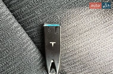 Лифтбек Tesla Model S 2018 в Львове