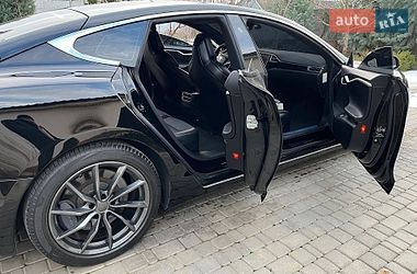 Лифтбек Tesla Model S 2017 в Николаеве