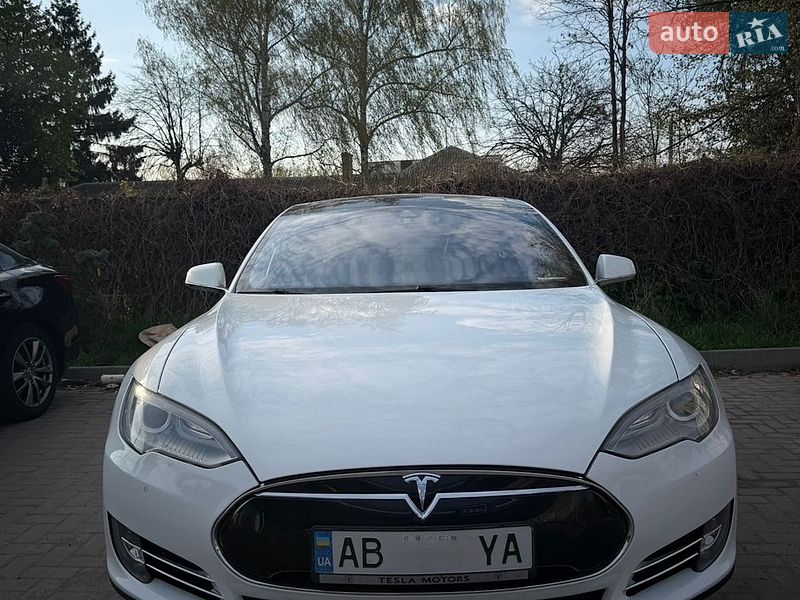 Ліфтбек Tesla Model S 2014 в Вінниці