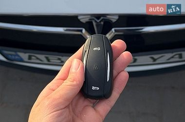 Ліфтбек Tesla Model S 2014 в Вінниці