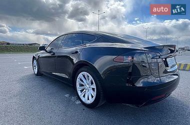 Лифтбек Tesla Model S 2018 в Львове
