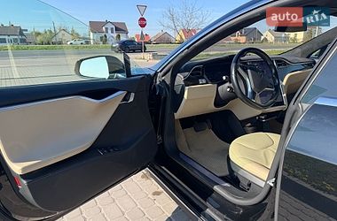 Лифтбек Tesla Model S 2015 в Львове