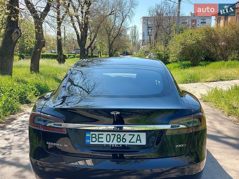 Лифтбек Tesla Model S 2018 в Николаеве