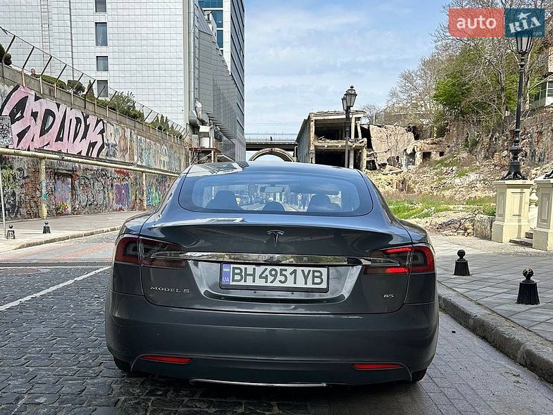 Лифтбек Tesla Model S 2013 в Одессе