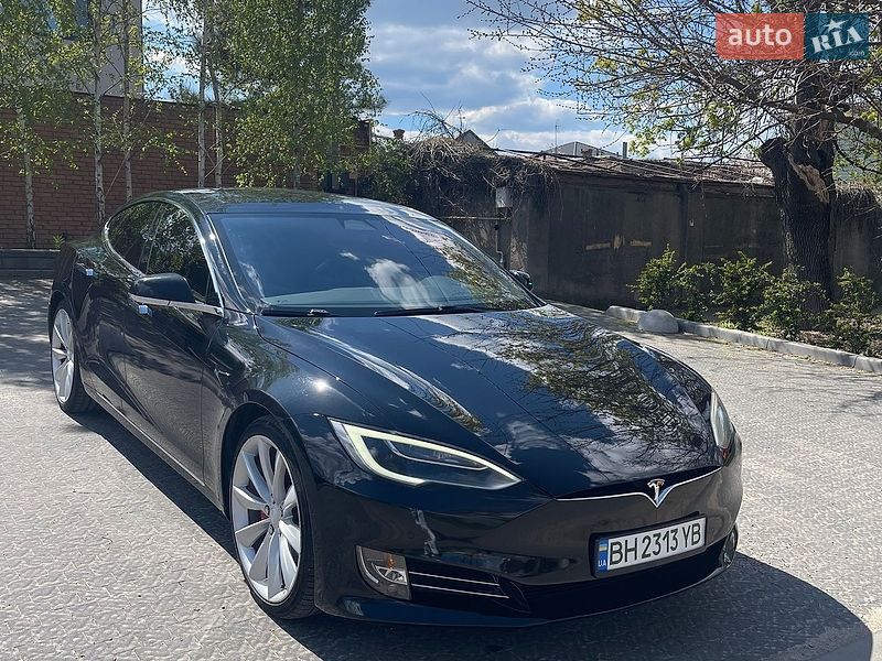 Лифтбек Tesla Model S 2017 в Одессе
