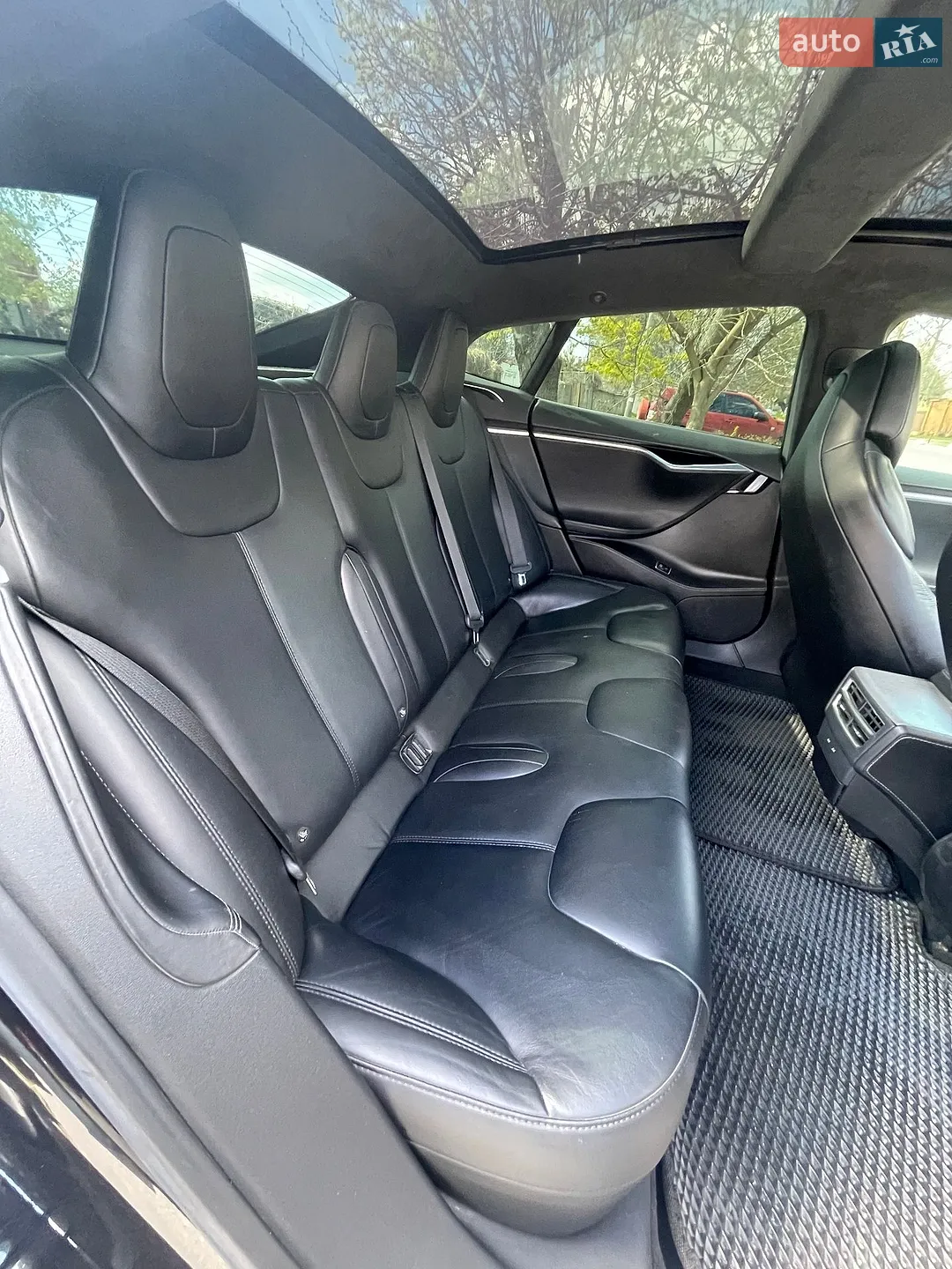Tesla Model S 2017 VIN 5YJSA1E44HF191054 фото оголошення 22 з 30
