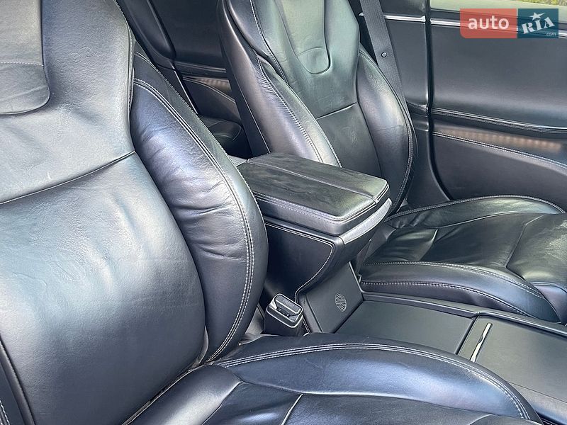 Лифтбек Tesla Model S 2017 в Одессе