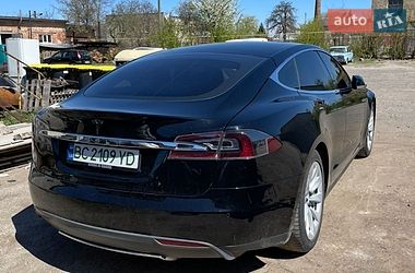 Лифтбек Tesla Model S 2014 в Львове